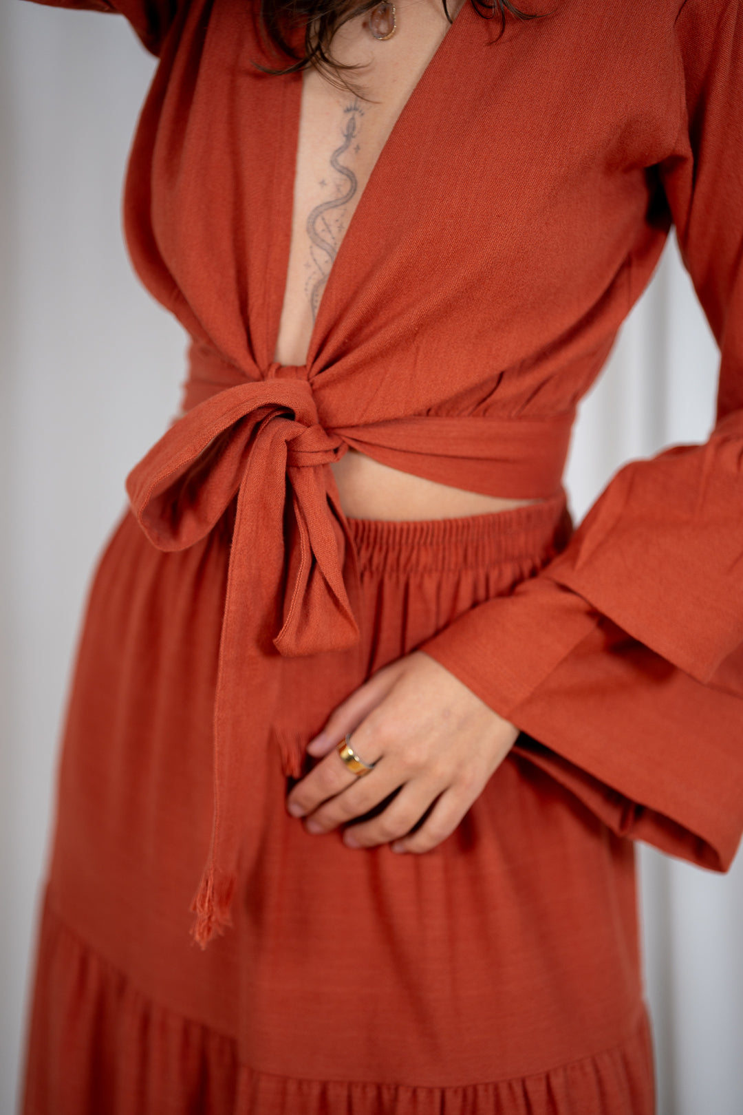 Lilly Wickelbluse mit Trompetenärmeln