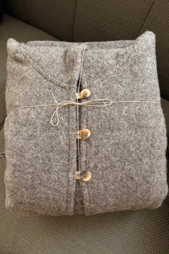 Fairy Cape aus 100% Bouclé-Wolle