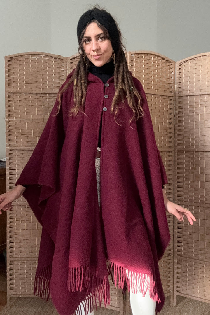 Fairy Cape aus 100% Bouclé-Wolle