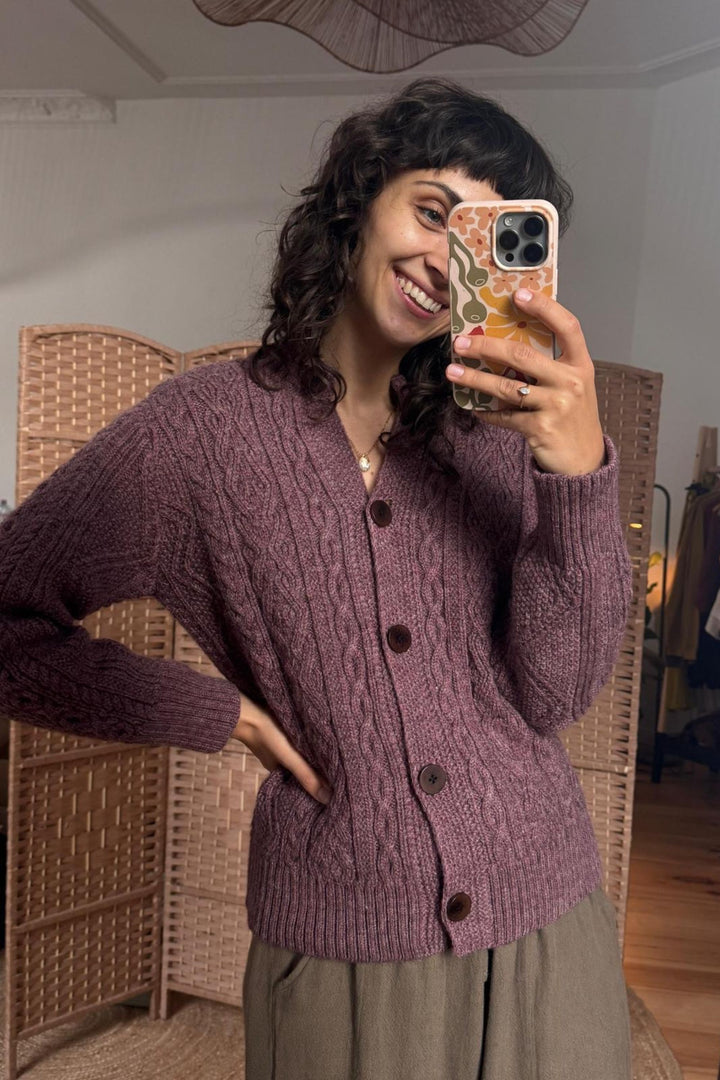 Freyja Wollcardigan mit Zopfmuster